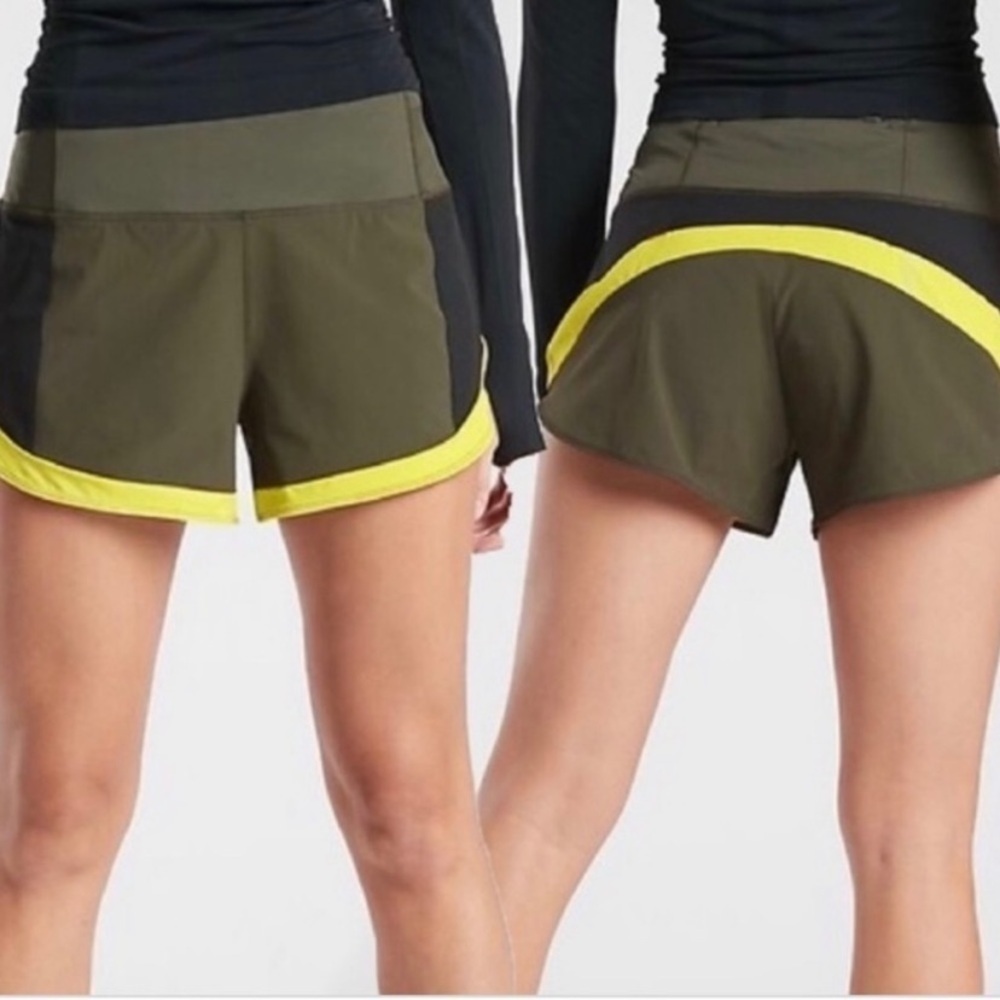ATHLETA / Running Free Shorts 3.5" Ancient Forest Green Size M